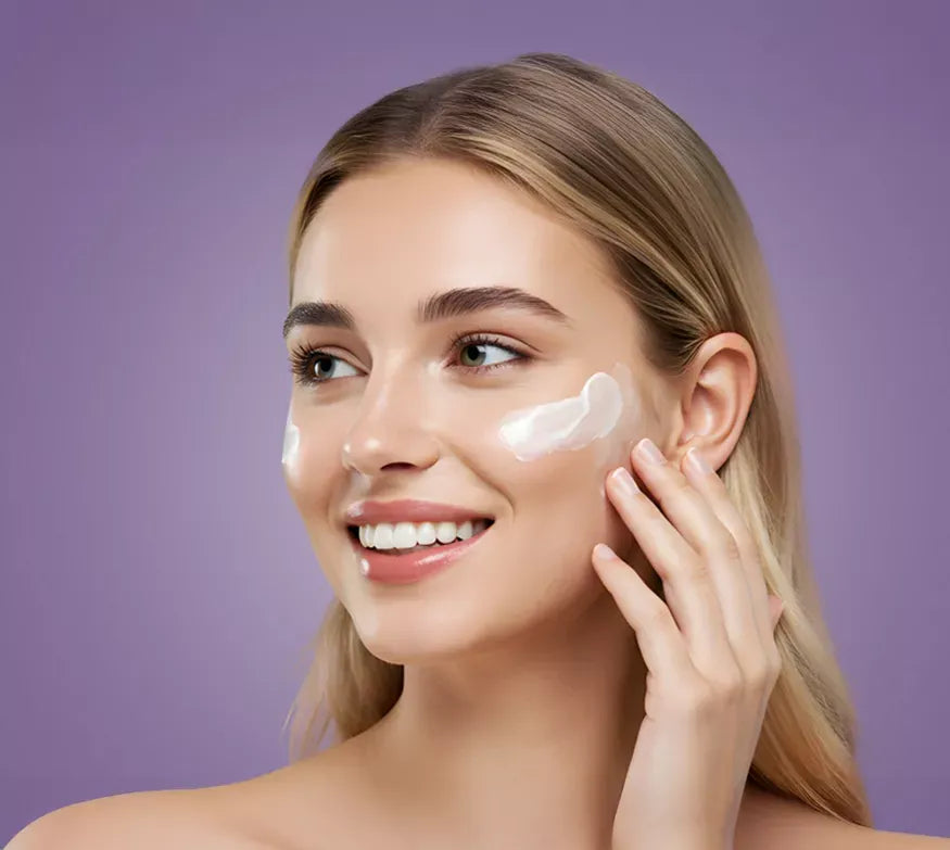 Aplicação do Creme Tensor Máximo HL/Skin no rosto